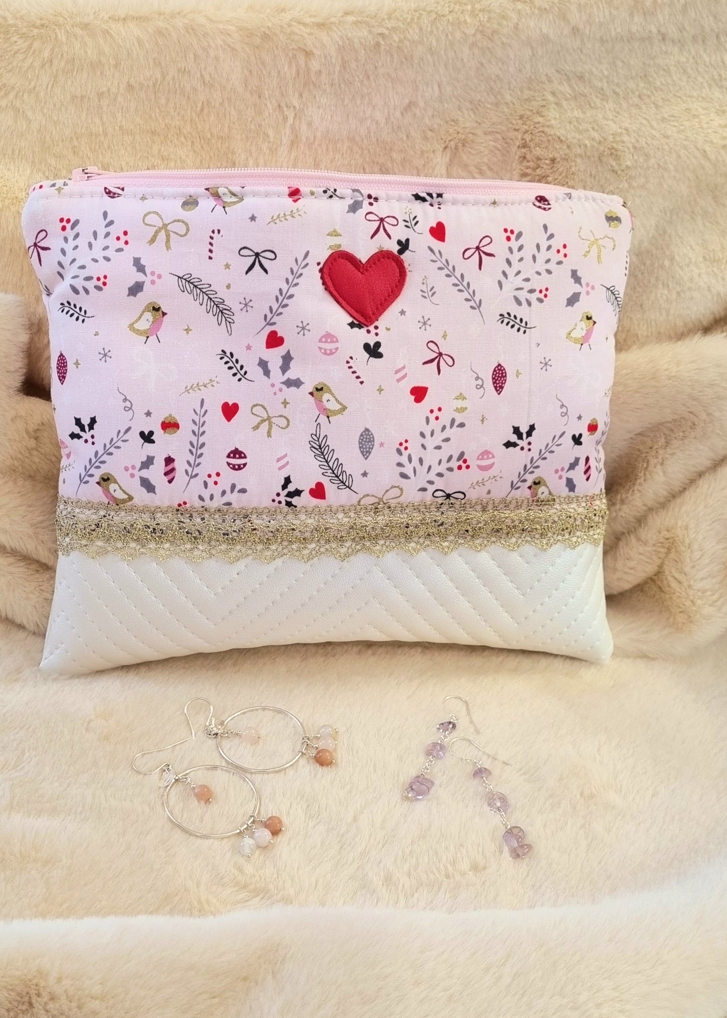 Pochette sac rose à motifs et simili