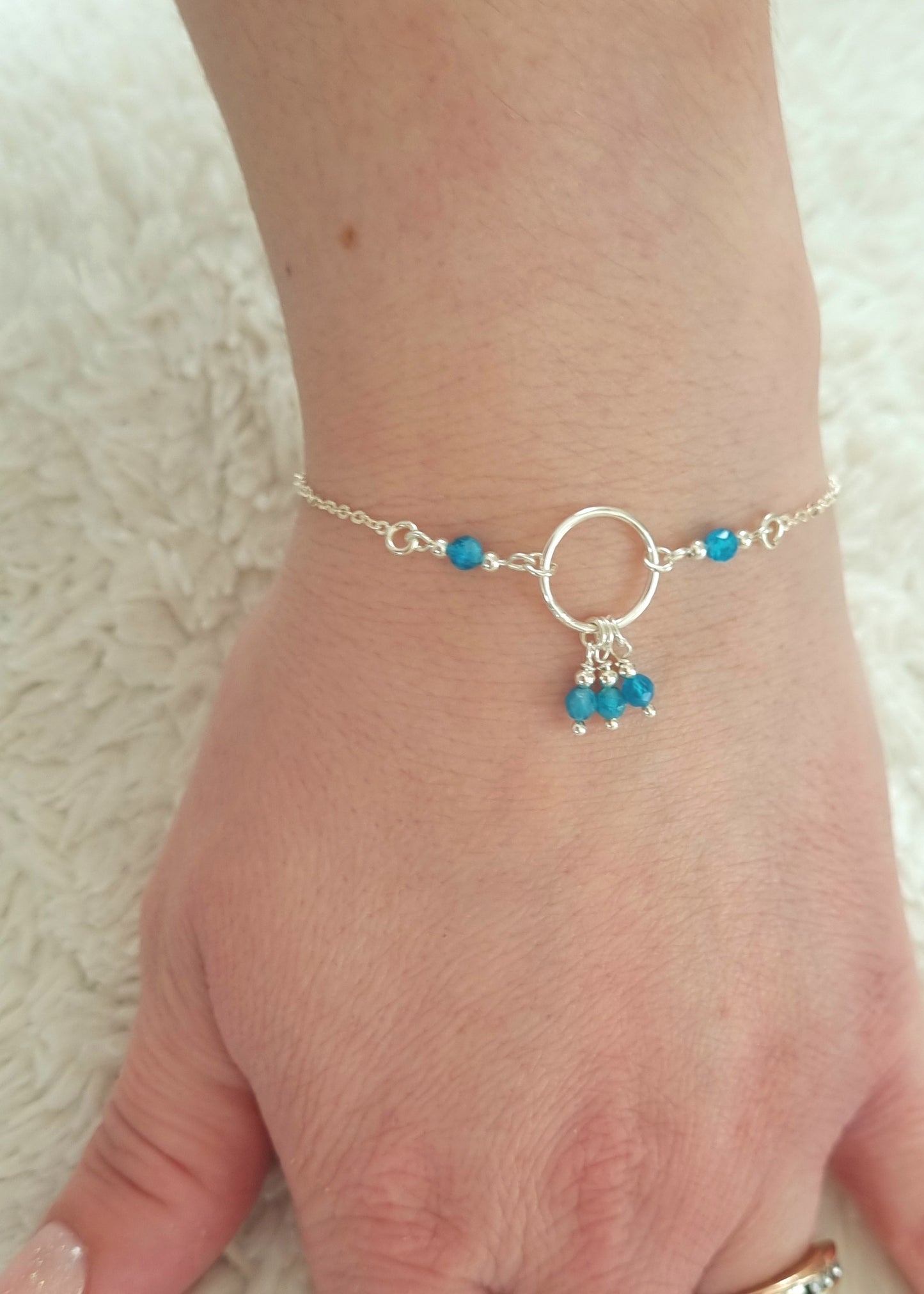 AMBITIEUSE Bracelet en argent 925 et apatite Collection "Les Pampilles"
